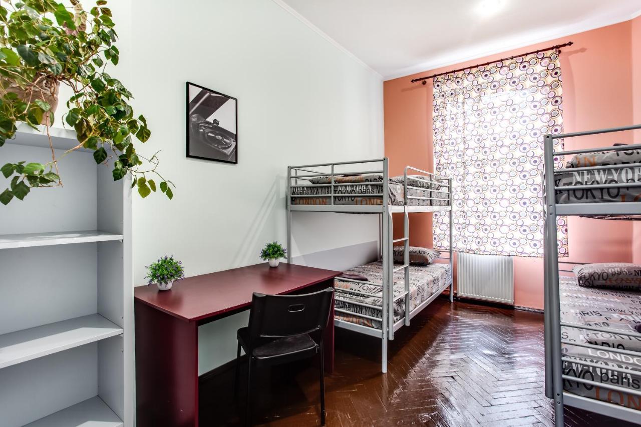 Mister Hostel Lviv Exterior photo