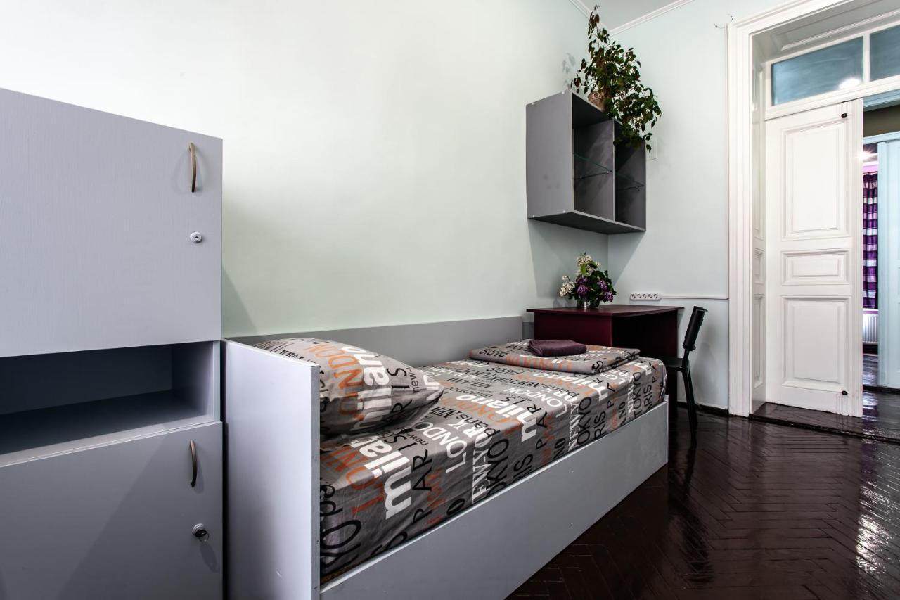 Mister Hostel Lviv Exterior photo