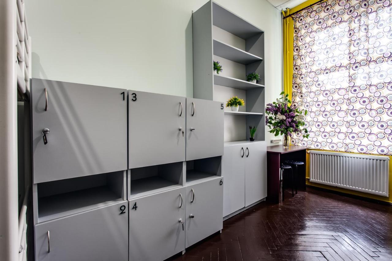 Mister Hostel Lviv Exterior photo