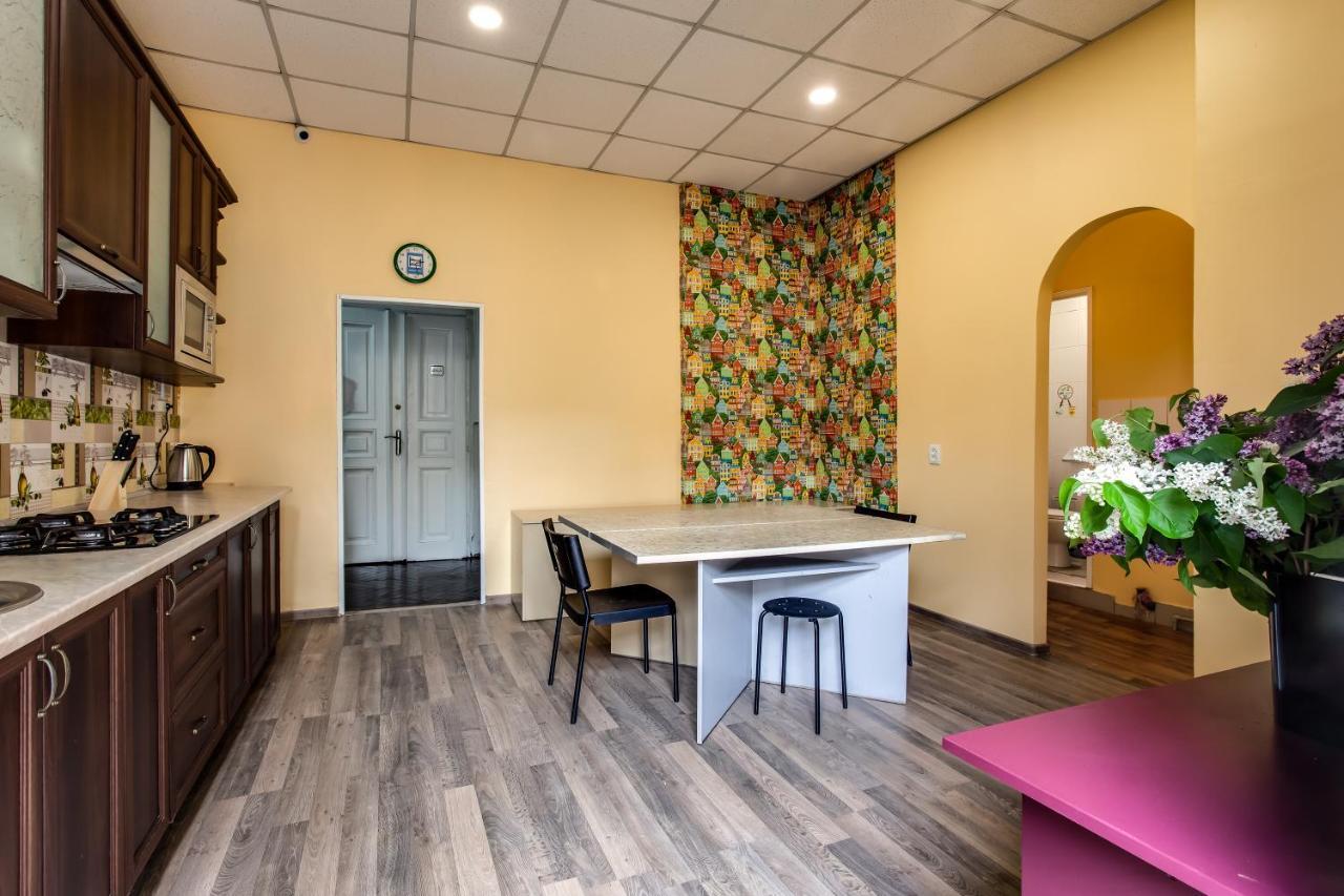 Mister Hostel Lviv Exterior photo