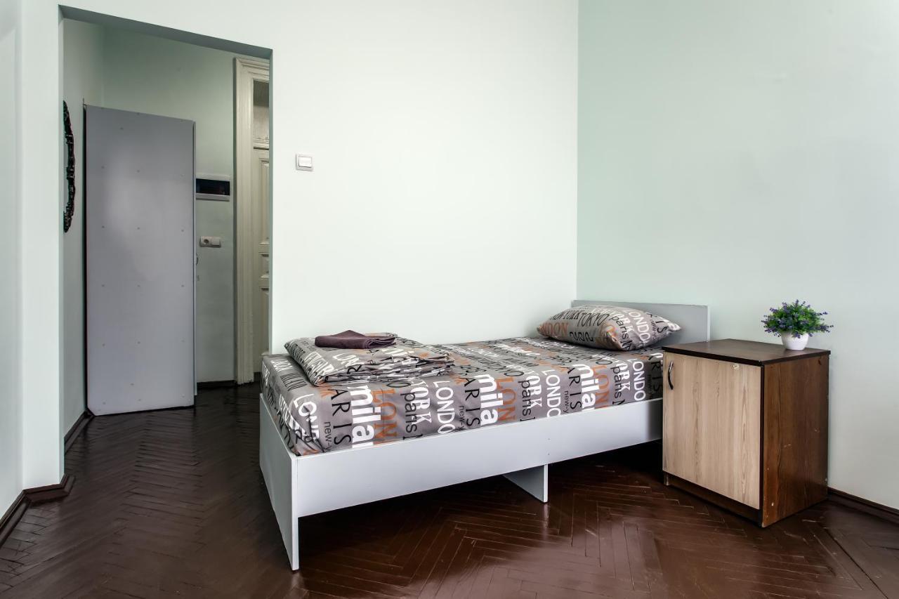 Mister Hostel Lviv Exterior photo