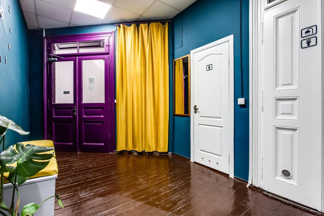 Mister Hostel Lviv Exterior photo