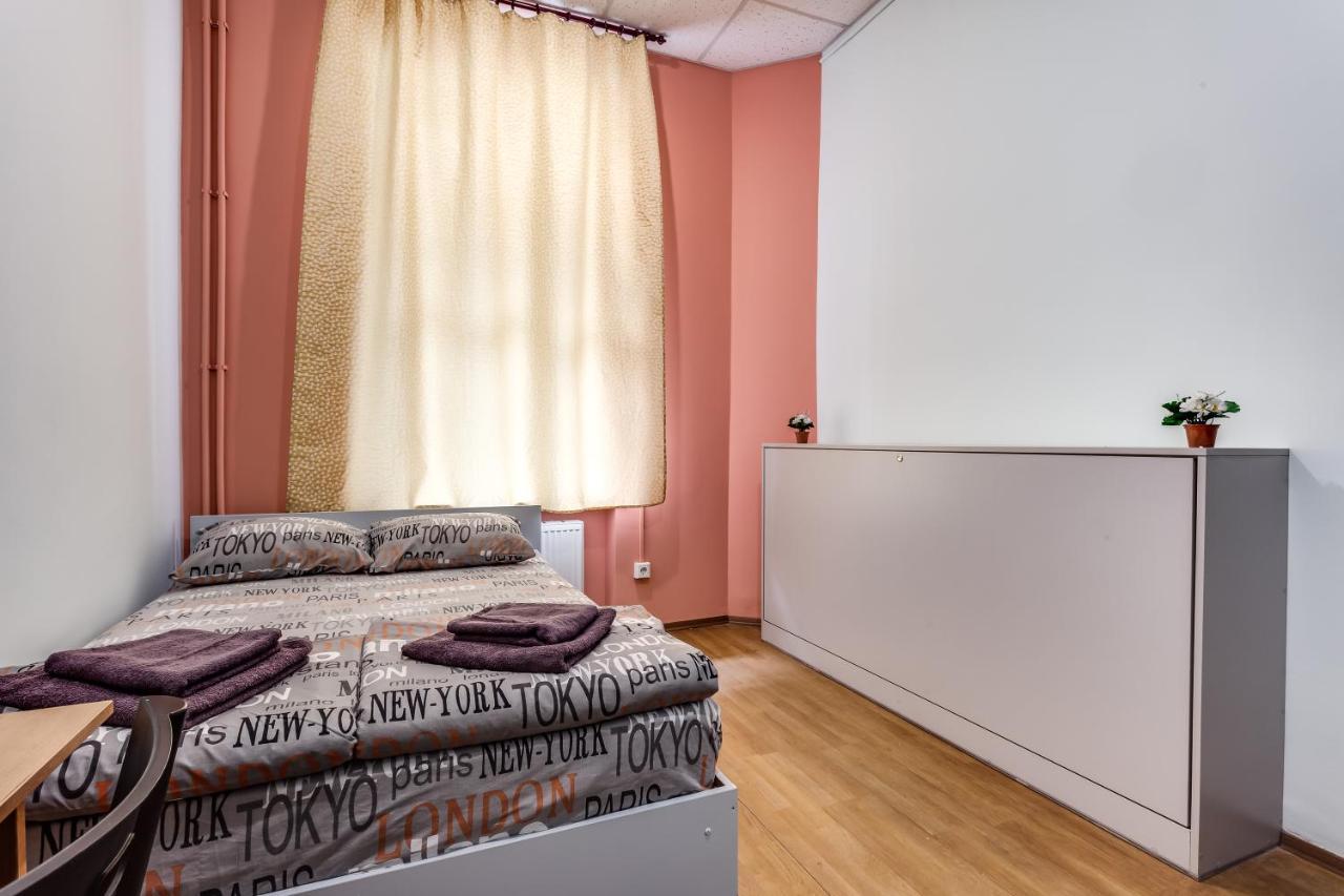 Mister Hostel Lviv Exterior photo