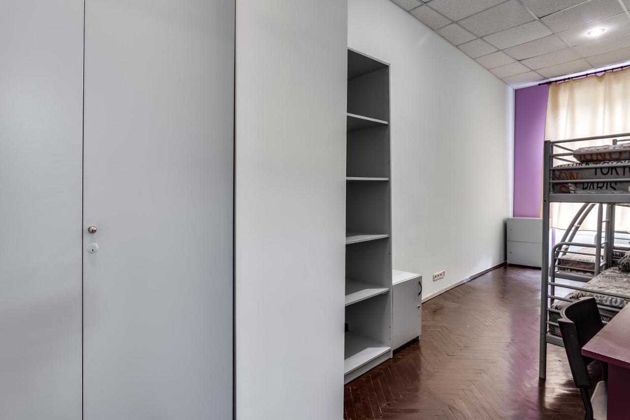 Mister Hostel Lviv Exterior photo