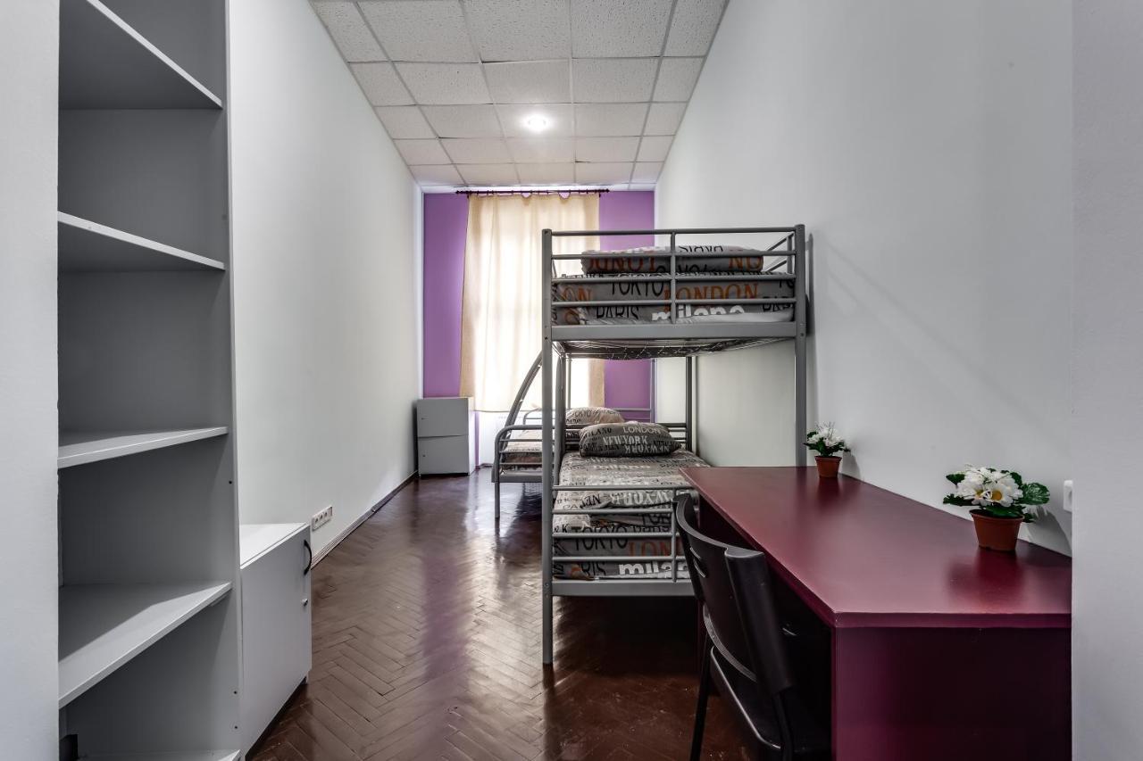 Mister Hostel Lviv Exterior photo