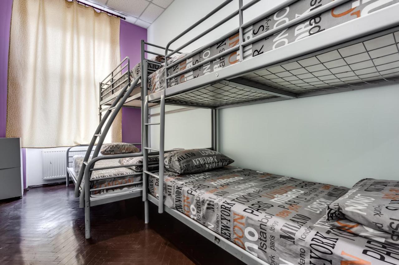Mister Hostel Lviv Exterior photo