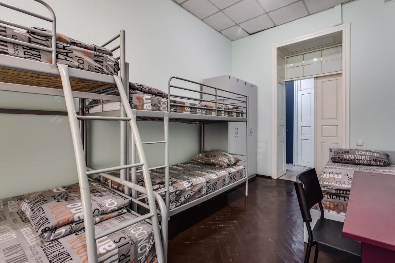 Mister Hostel Lviv Exterior photo