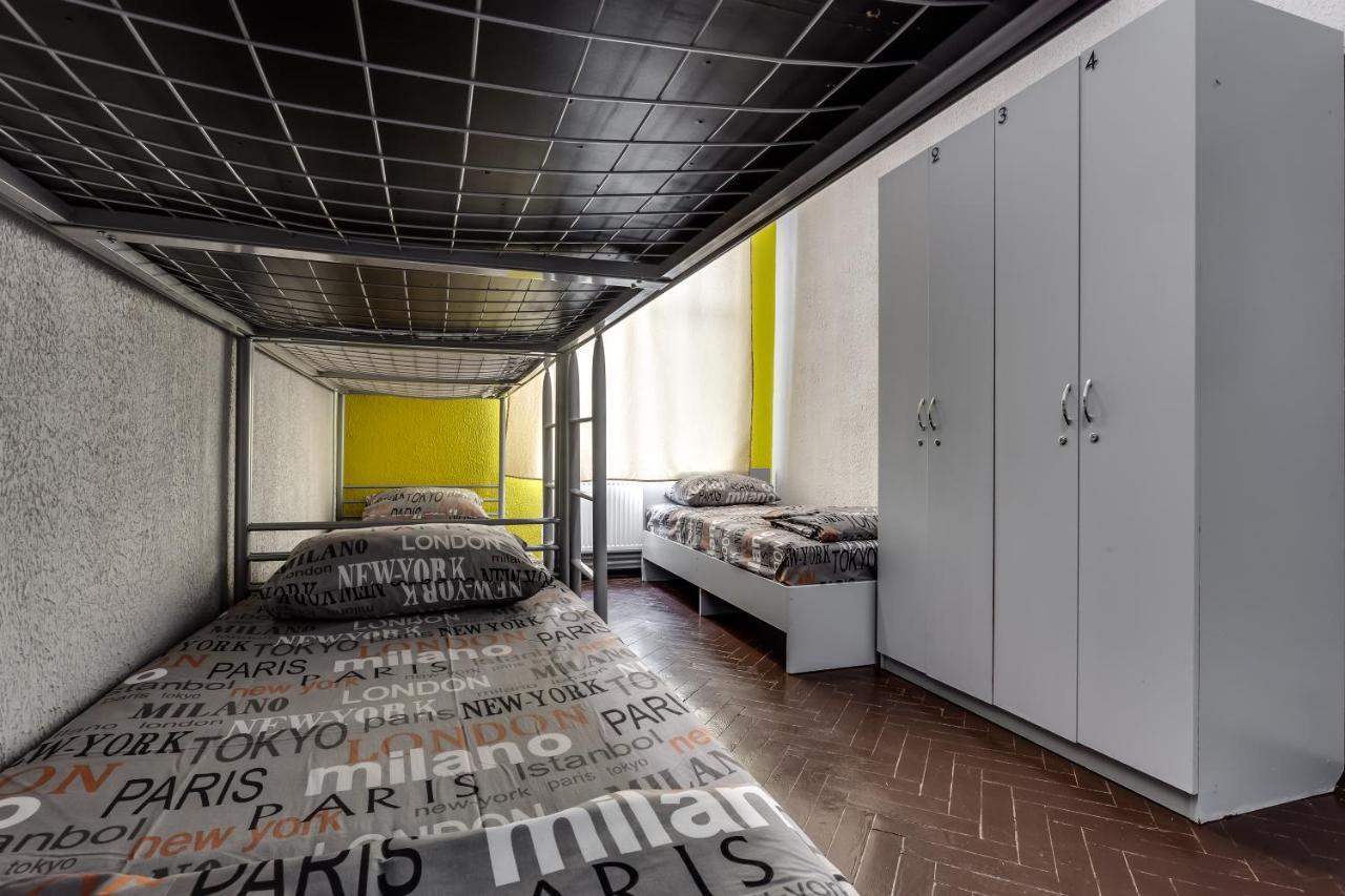 Mister Hostel Lviv Exterior photo