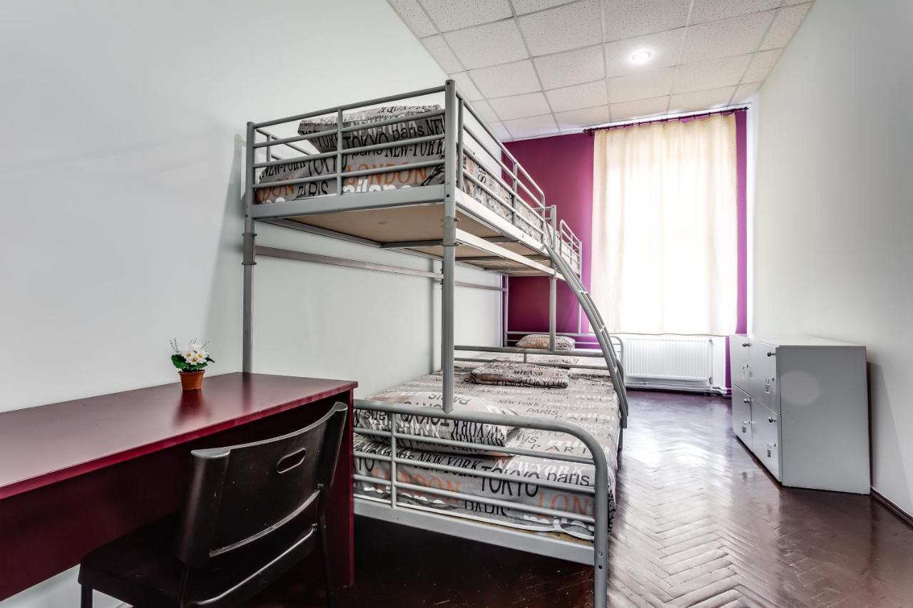 Mister Hostel Lviv Exterior photo