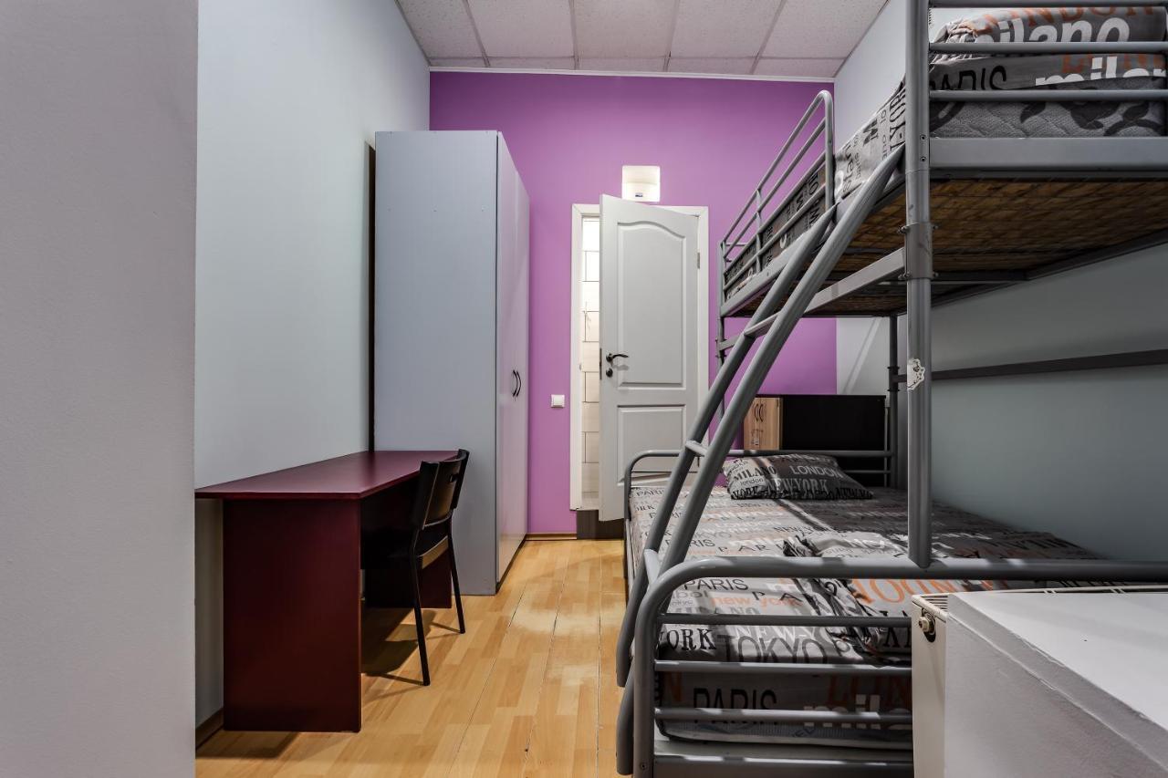 Mister Hostel Lviv Exterior photo